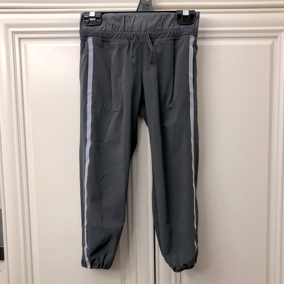 EUC Ivivva lightweight crop track pants - Picture 2 of 13